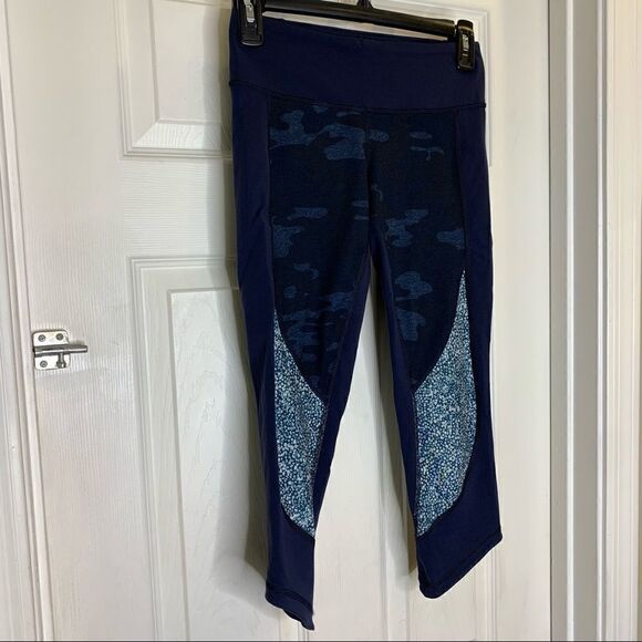 Lululemon Wunder Under Crop *Full-On Luon Blue Camouflage Low Rise Size 4 - Picture 3 of 8